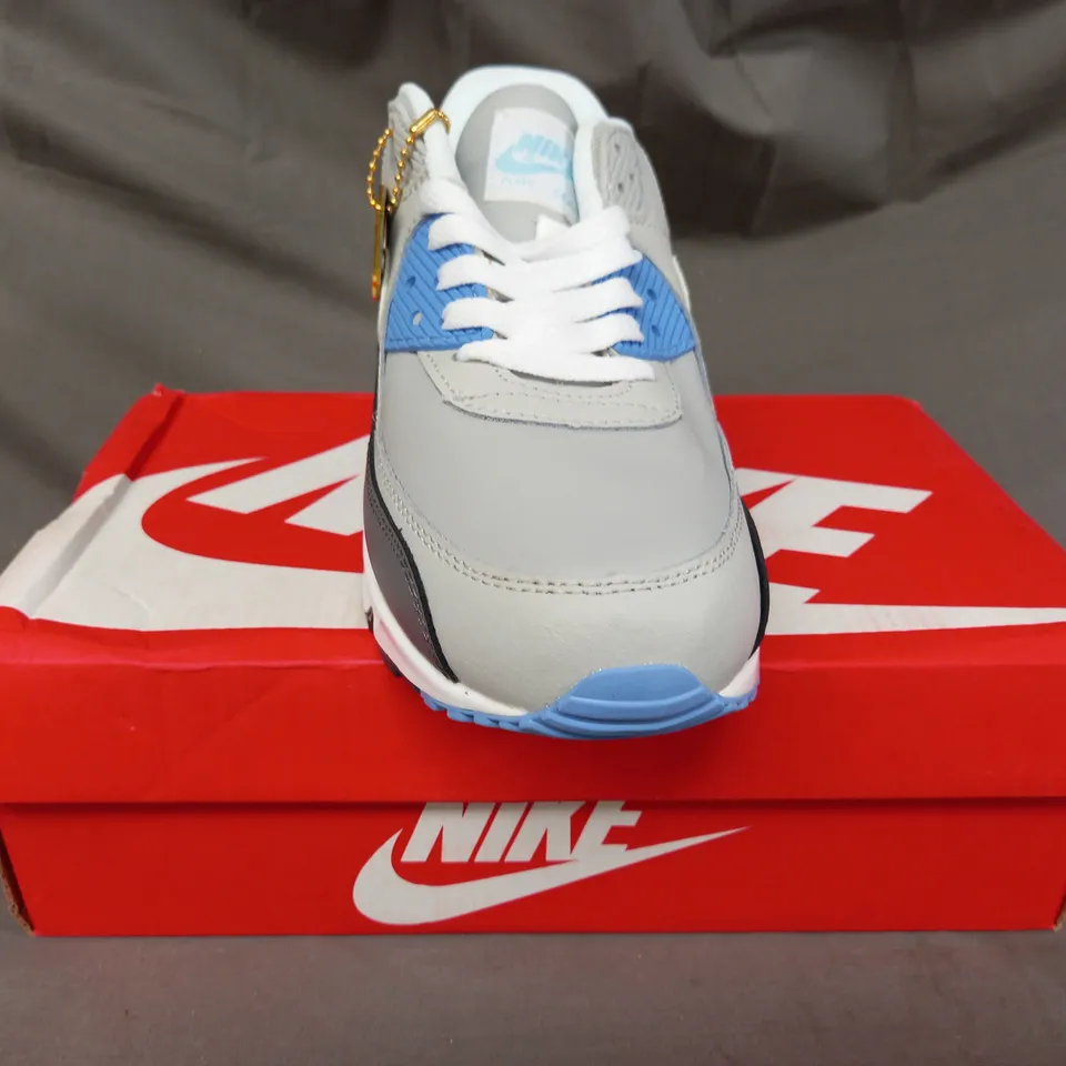 BOXED PAIR OF NIKE AIR MAX SHOES IN GREY/BLUE UK SIZE 6