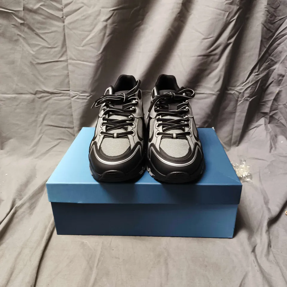 BOXED PAIR OF MEN'S CLEEN'S SHOES- SIZE 12.5