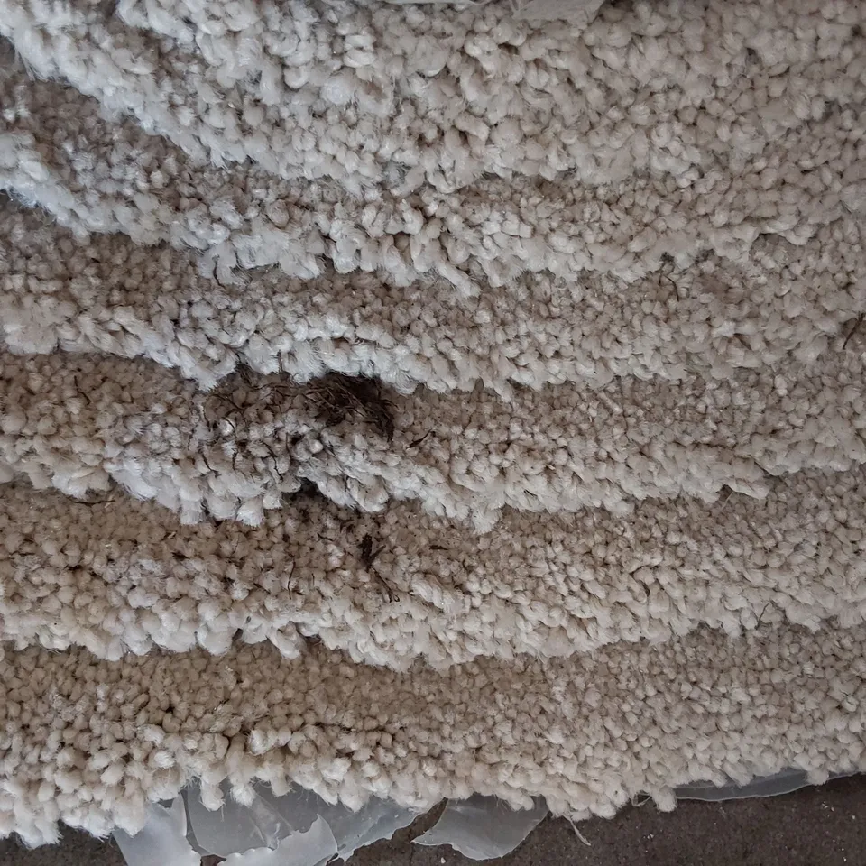 ROLL OF QUALITY ULTIMATE IMPRESSIONS MERIT CARPET APPROXIMATELY 4M × 4.05M