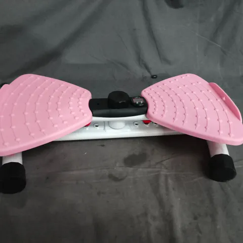 BOXED WAIST EXERCISING MACHING 