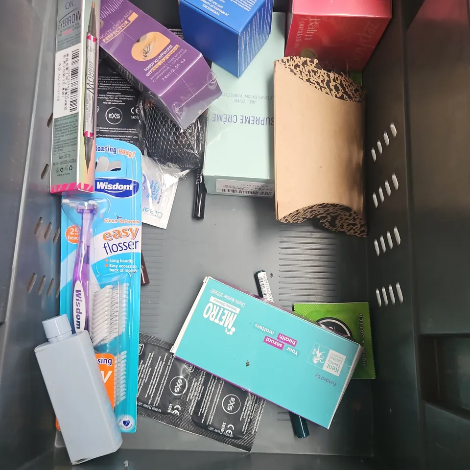 APPROXIMATEY 20 HEALTH AND BEAUTY PRODUCTS TO INCLUDE - DERMATICA SQUALENE CLEANSER - ESTRID ANTIPERSPIRANT REFILL - AKT DEODORANT BALM - ETC