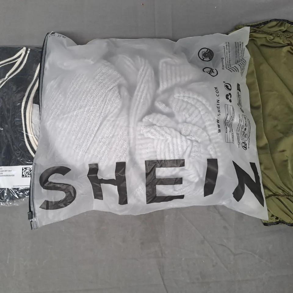 BOX OF APPROXIMATELY 20 ASSORTED CLOTHING AND FASHION ITEMS IN VARIOUS STYLES AND SIZES TO INCLUDE SHEIN, ETC