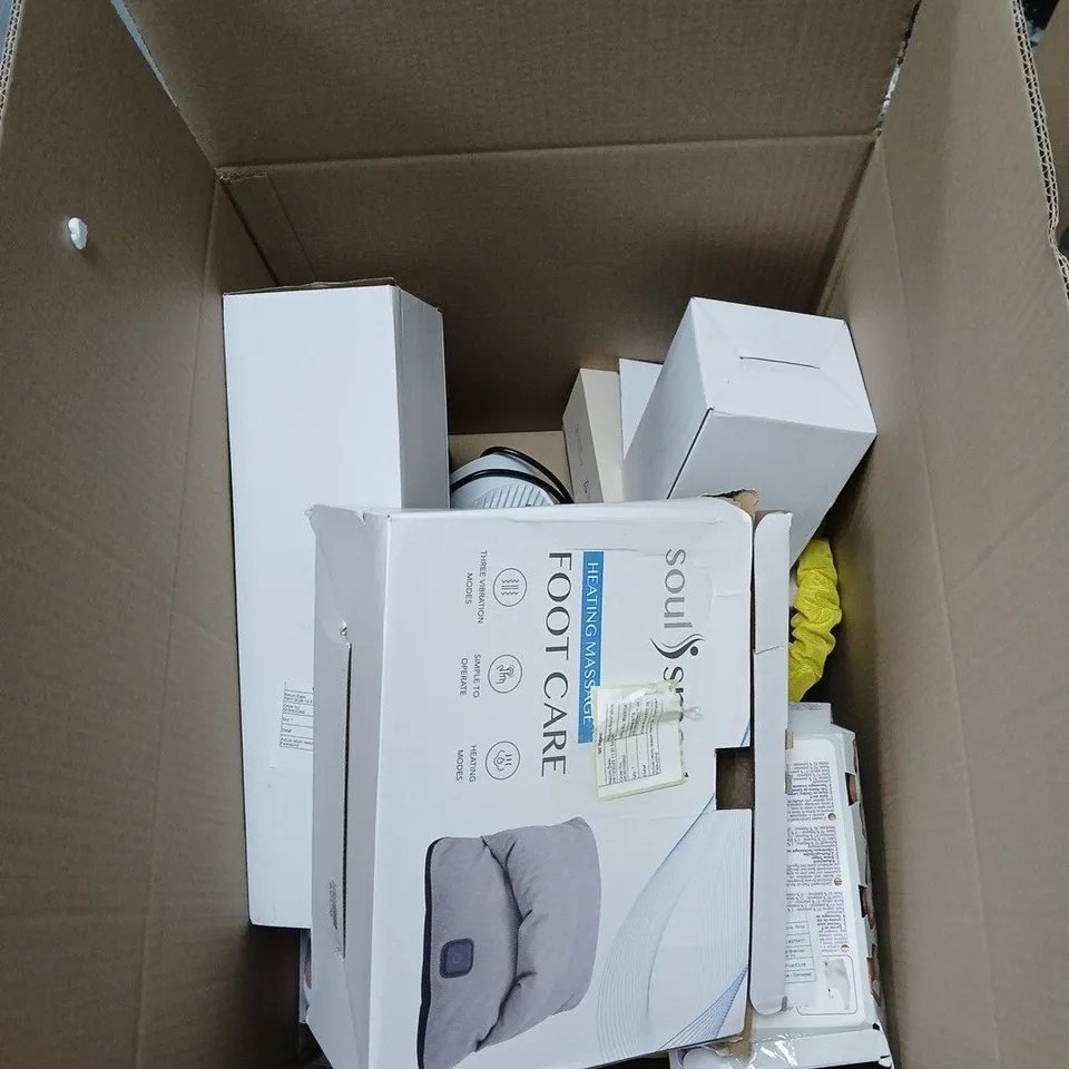 BOX OF APPROXIMATELY 12 ASSORTED ITEMS TO INCLUDE MOLTON BROWN, HOT POT, PUSH UP BRA ETC