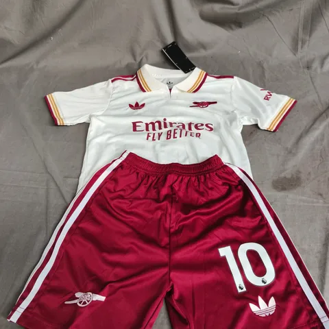 ARSENAL AWAY KIT SIZE 22 