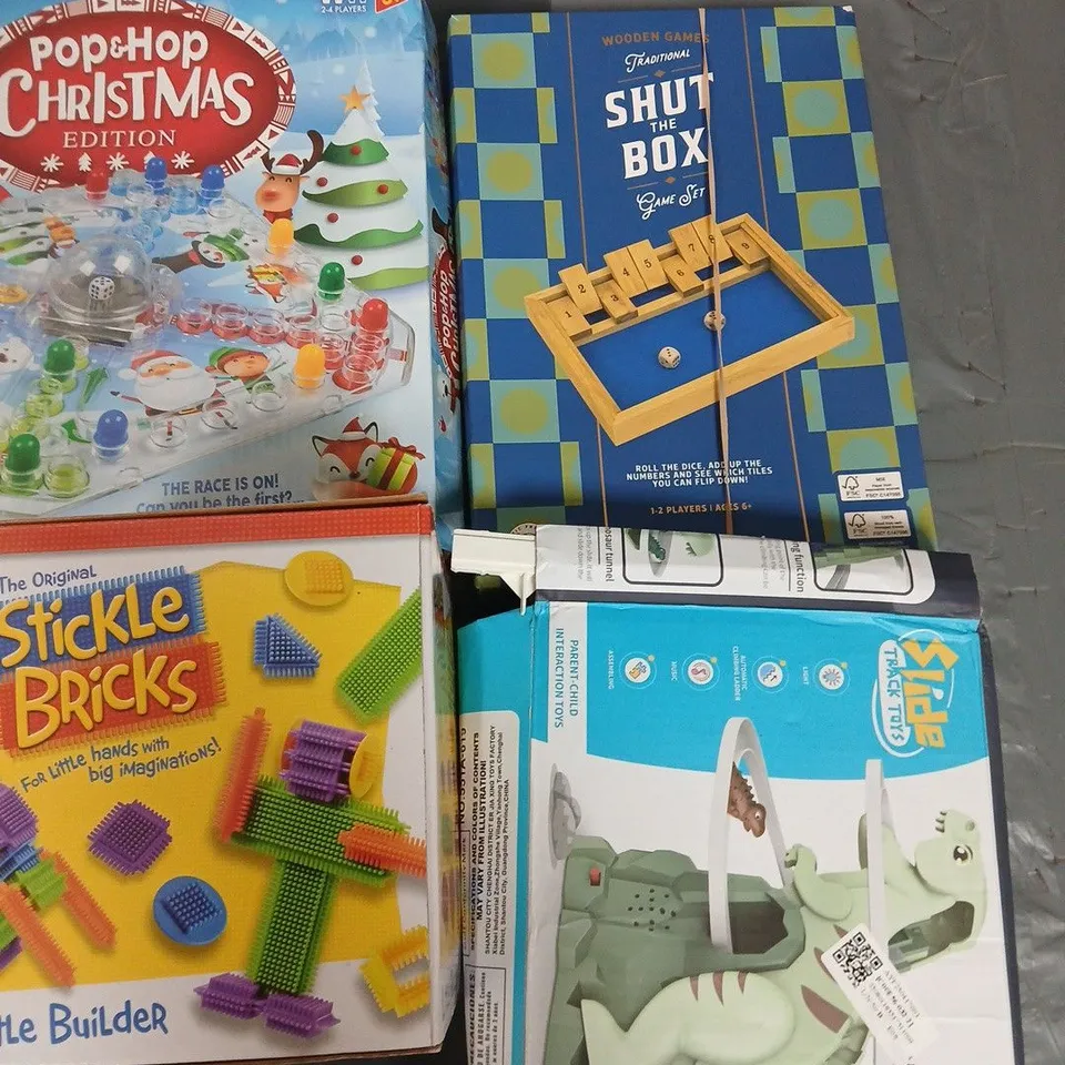 LOT OF 7 ASSORTED TOYS AND GAMES TO INCLUDE SCULPD KIDS, STICKLE BRICKS AND WOODEN JIGSAW