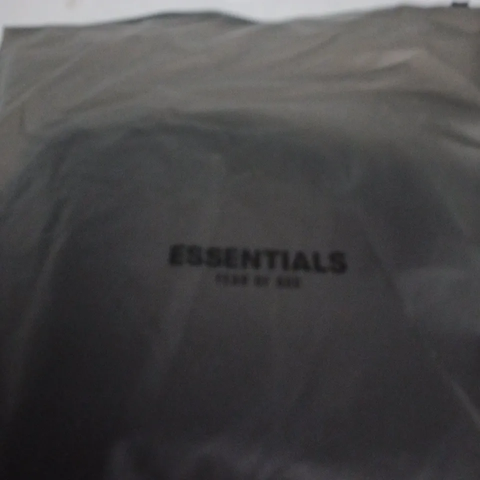ESSENTIALS RELAXED PANTS – SIZE S