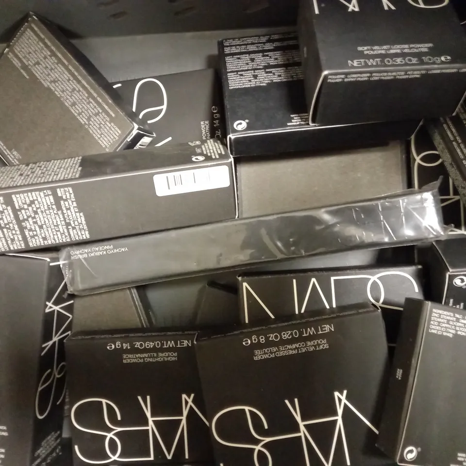 LOT OF APPROXIMATELY 20 NARS FACE MAKE UP ITEMS