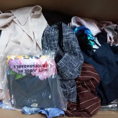 LARGE BOX OF APPROXIMATELY 20 ASSORTED CLOTHING ITEMS IN VARIOUS SIZES, STYLES AND COLOURS