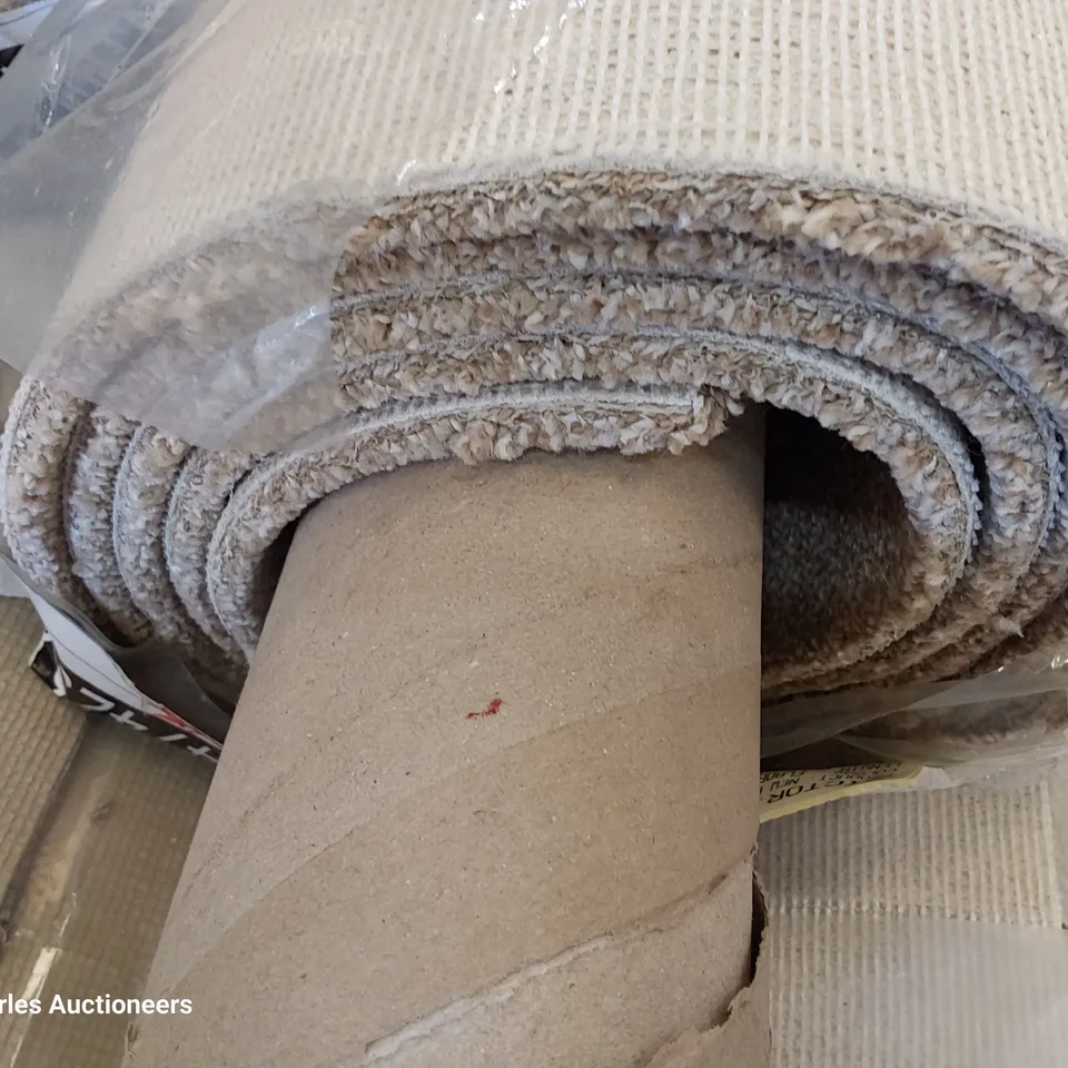 ROLL OF QUALITY HEARTLANDS FLADBURY CARPET APPROXIMATELY 4M × 2.87M