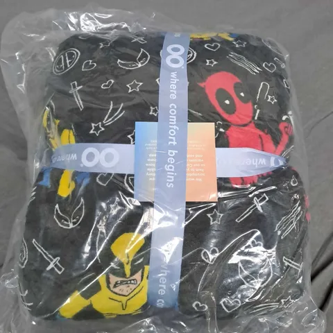 OODIE HOODED OVERSIZED BLANKET - DEADPOOL X WOLVERINE