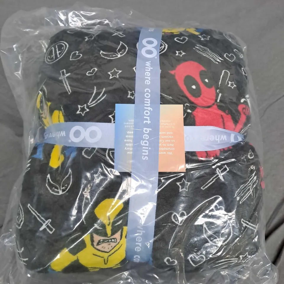 OODIE HOODED OVERSIZED BLANKET - DEADPOOL X WOLVERINE