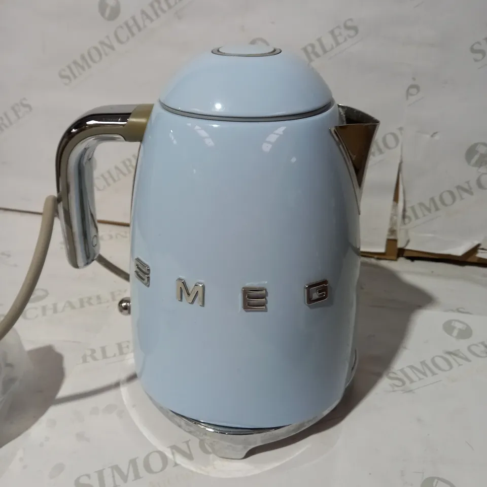 SMEG KLF03PB KETTLE - PASTEL BLUE RRP £149.99