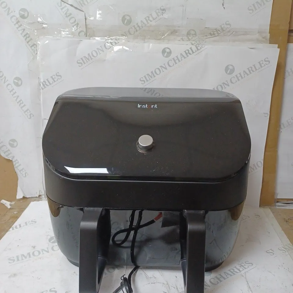 BOXED INSTANT VORTEX PLUS VERSAZONE AIR FRYER 