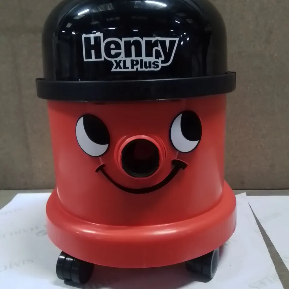 BOXED HENRY XL PLUS HOOVER 