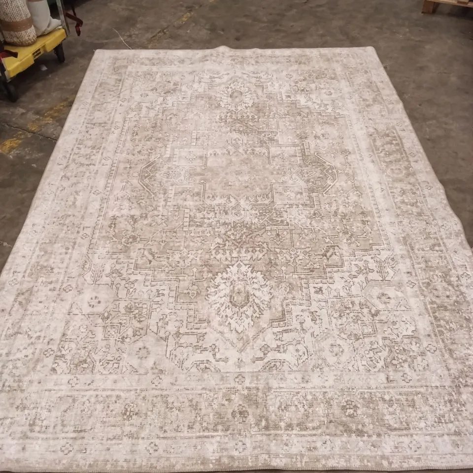 QUALITY DESIGNER AREA RUG - APPROXIMATELY 285CM X 195CM