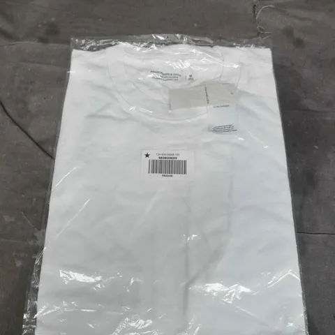 BAGGED ABERCROMBIE & FITCH CLASSIC POLISHED TEE IN WHITE - MEDIUM