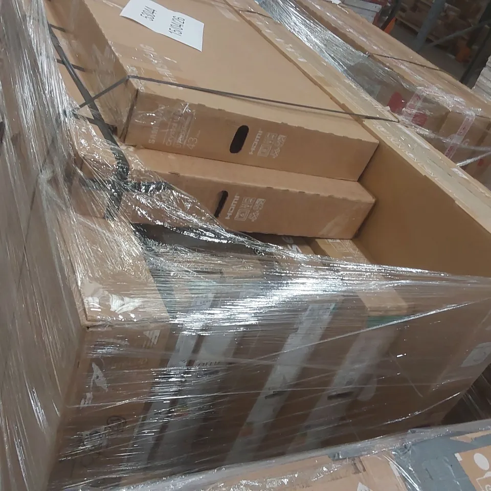PALLET CONTAINING A LARGE QUANTITY OF ASSORTED DAMAGED TVs
