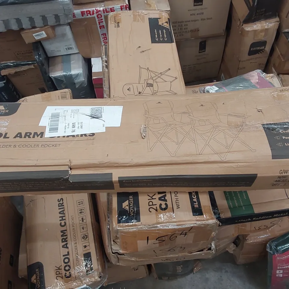 BOXED PAIR OF VOYAGER COOLER POCKET CAMPING CHAIRS 