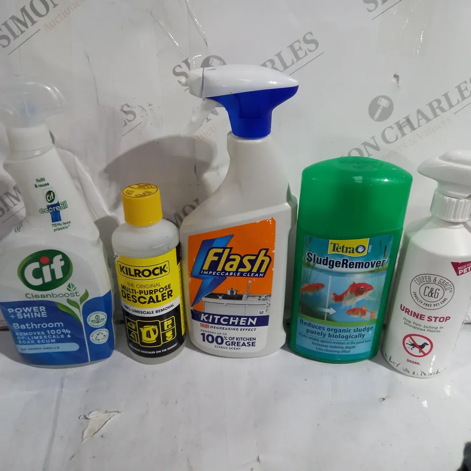BOX OF APPROX 8 ASSORTED LIQUIDS TO INCLUDE - CIF POWER + SHINE - FLASH KITCHEN GREASE CLEANER - URINE STOP ECT 