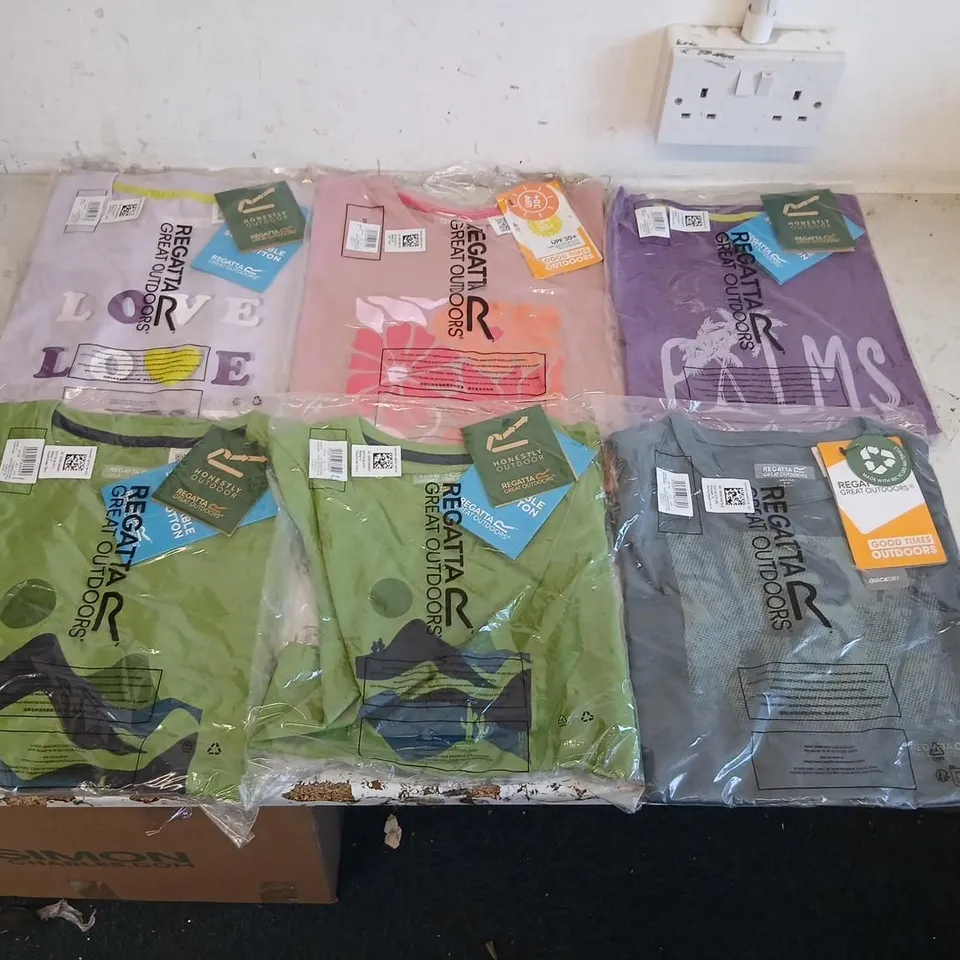 APPROXIMATELY 13 ASSORTED BRAND NEW REGATTA CLOTHING ARTICLES
