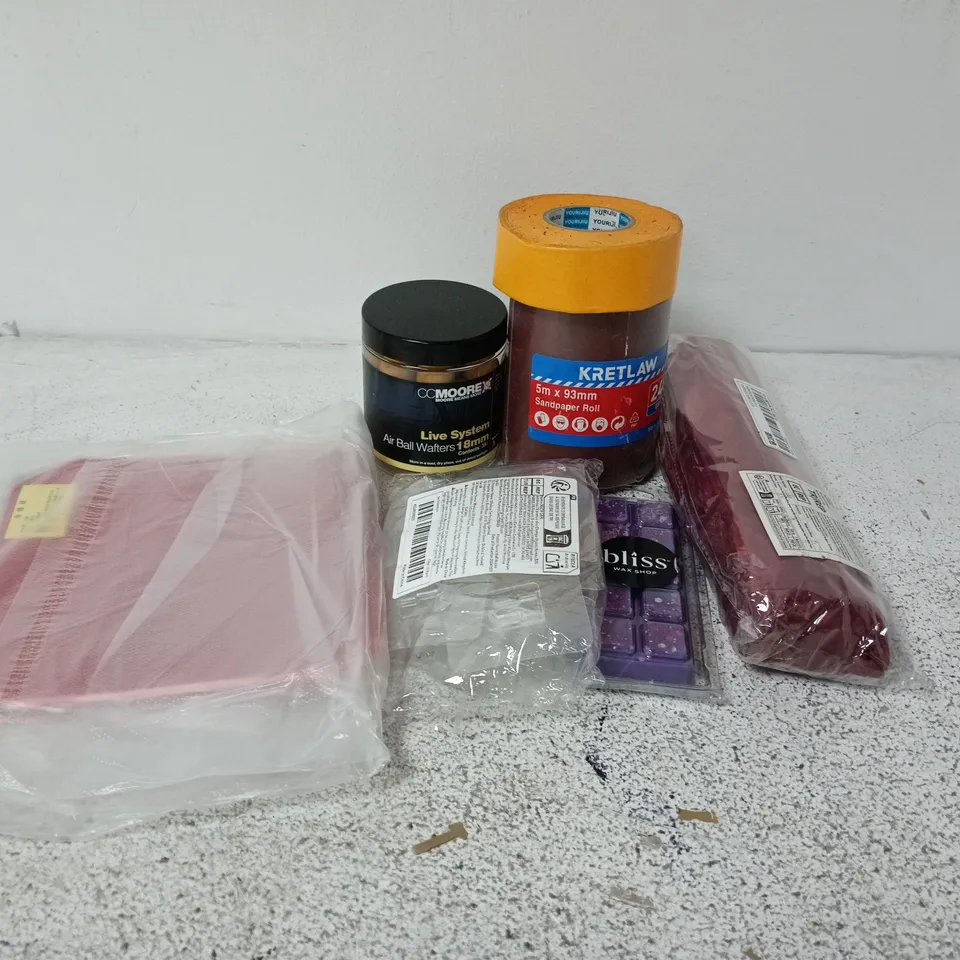 APPROXIMATELY 15 ASSORTED HOUSEHOLD ITEMS TO INCLUDE SANDPAPER ROLL, LIVE SYSTEM AIR WAFTERS, WAX MELT, ETC