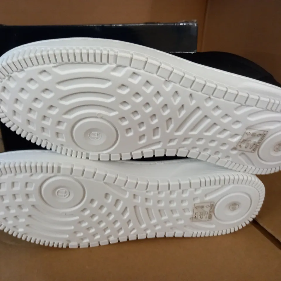 PAIR OF PENGUIN ORIGINAL WIDE FIT FLATFORM TRAINERS IN BLACK - UK 10