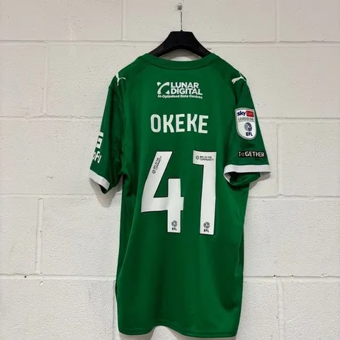 STOCKPORT COUNTY F.C LEAGUE ONE MATCH WORN THIRD KIT IN GREEN - UK L / JID OKEKE #41