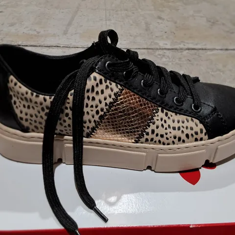 RIEKER SHOES SIZE 39 