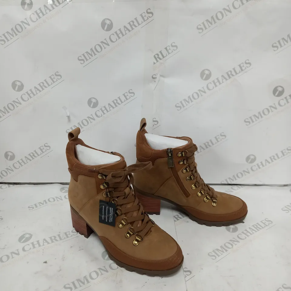 VIONIC SPENCER LACE UP BOOT TOFFEE SIZE 5 - UNBOXED 