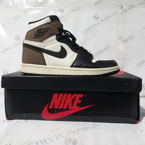 BOXED PAIR OF NIKE AIR JORDAN 1 RETRO HIGH OG SHOES IN SAIL/MOCHA/BLACK UK SIZE 7.5