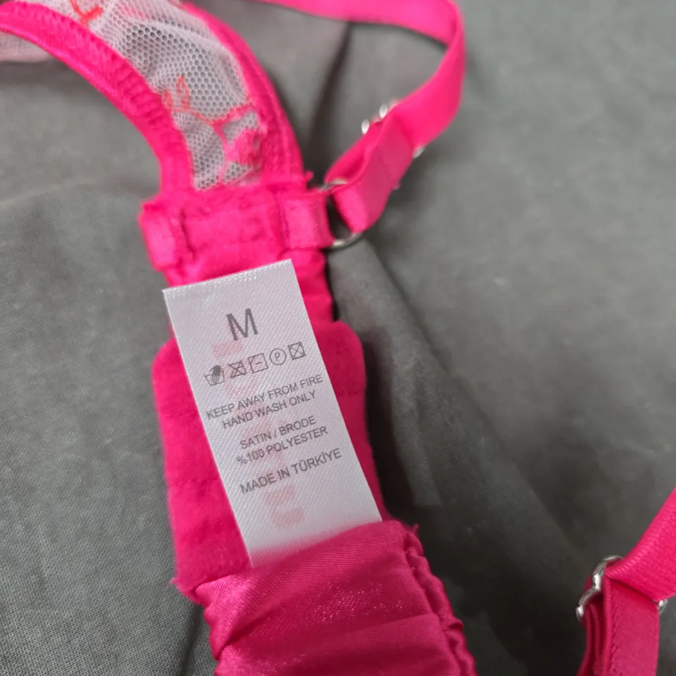 UNDR PINK LACE BRA – SIZE M (WOMEN’S LINGERIE)