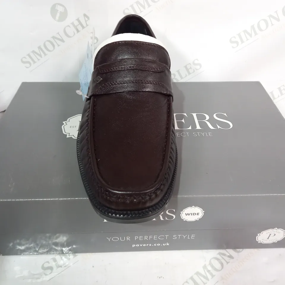 BOXED PAIR OF PAVERS SHOES IN BURGUNDY UK SIZE 7