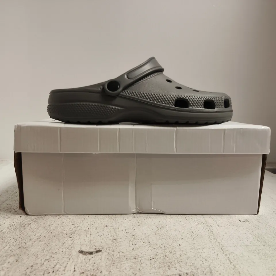 BOXED PAIR OF NORTH ATHLETICS CLOGS IN CHARCOAL SIZE 7