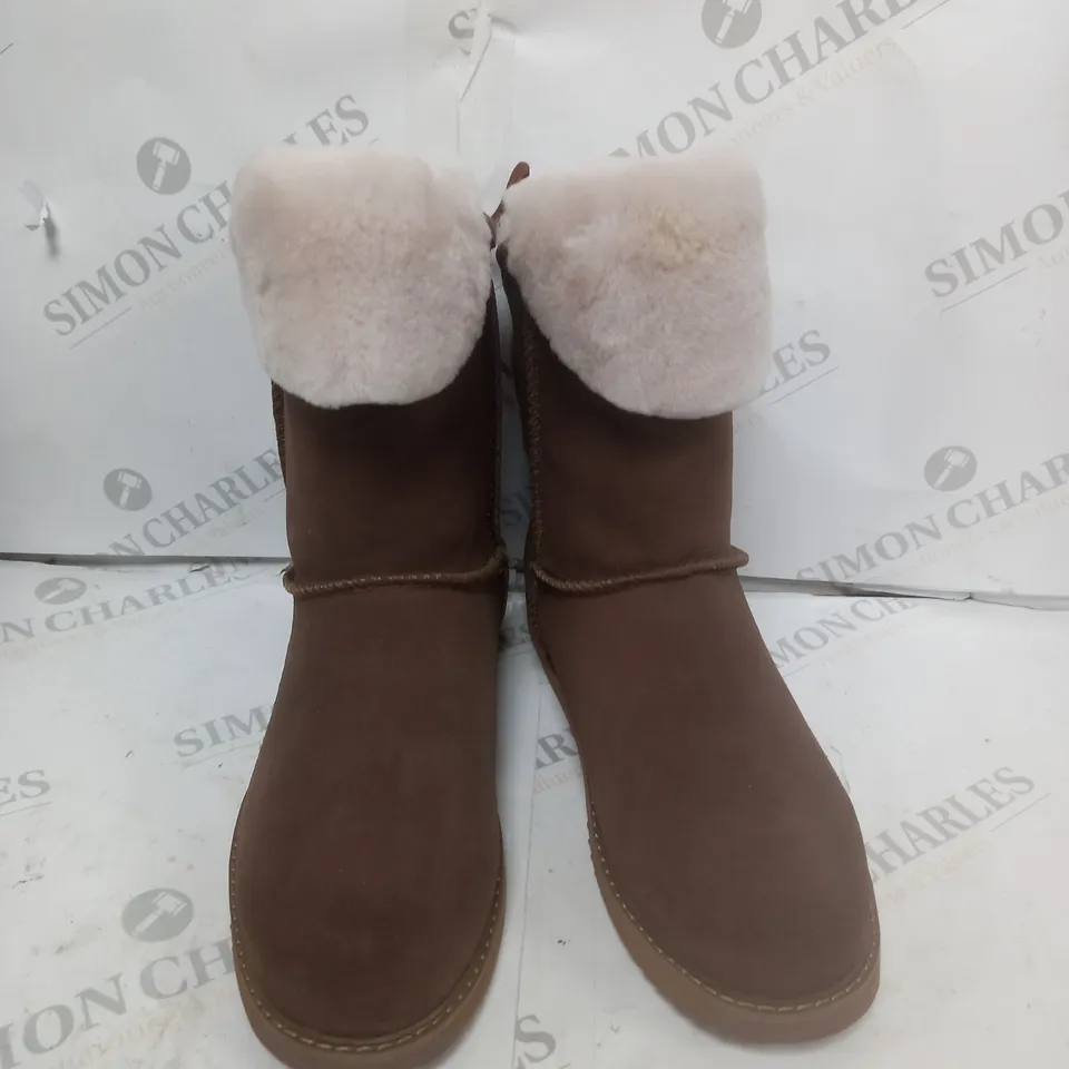 BOXED EMU AUSTRALIA BROWN BOOTS SIZE 7