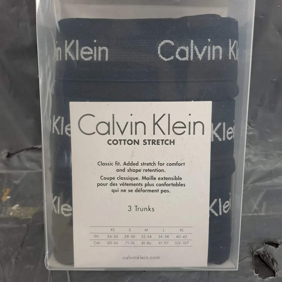 BOXED CALVIN KLEIN TRUNKS, BLACK - SIZE M