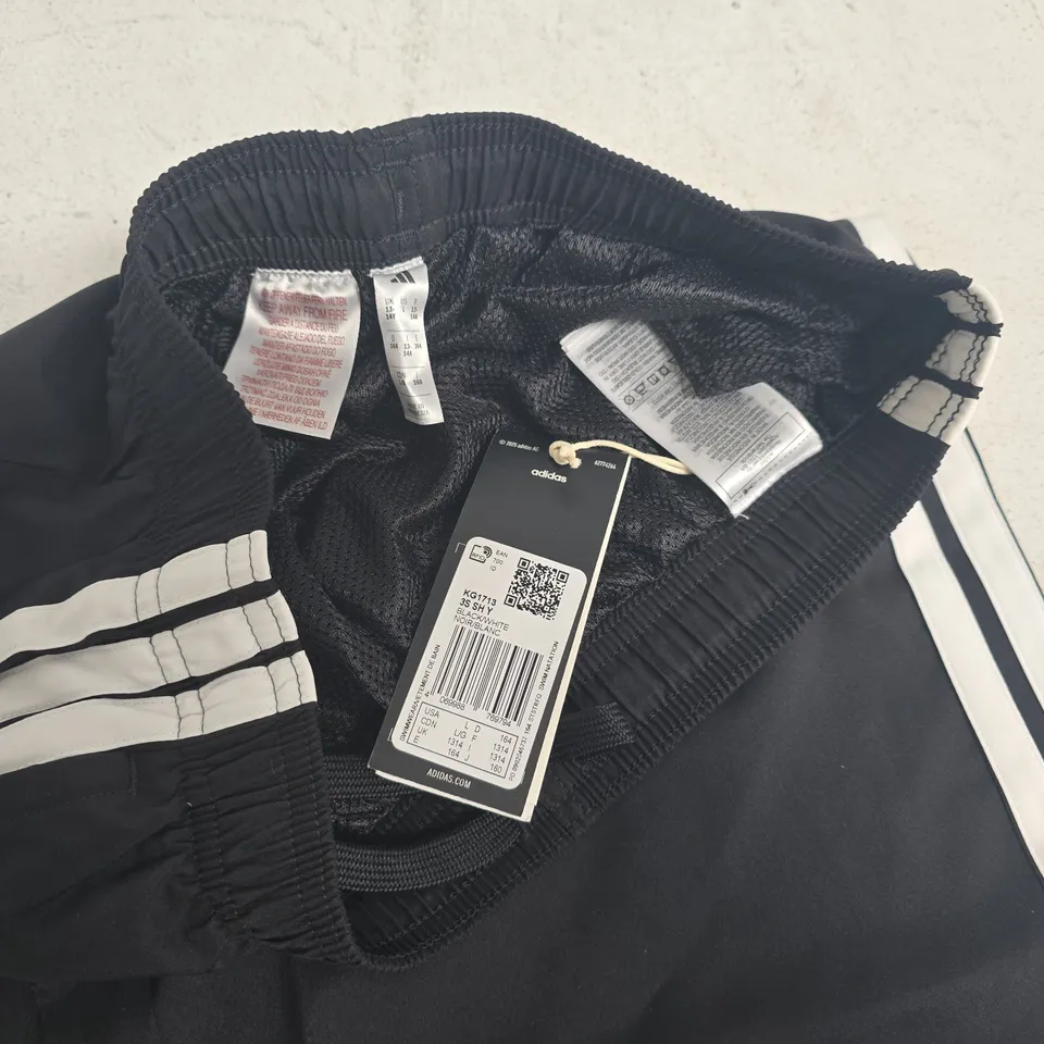 ADIDAS 3S YOUTH SHORTS IN BLACK - UK 13/14 YRS