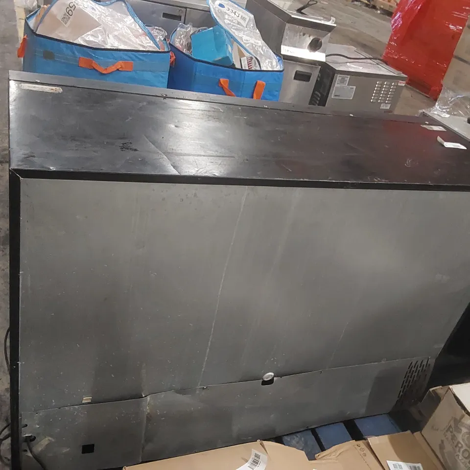 COMMERCIAL 3 DOOR BAR COOLER