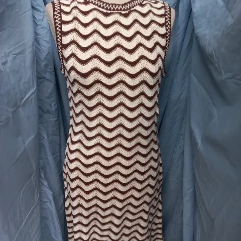 NOBODYS CHILD CROCHET KNIT MIDI DRESS – BROWN & WHITE WAVE PATTERN, UK SIZE M