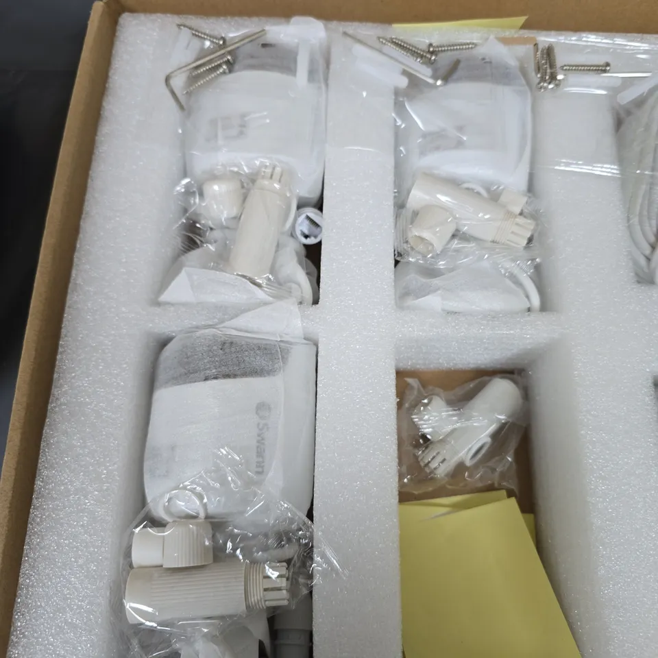 SWANN 3 X SECURITY CAMERAS WITH CABLES