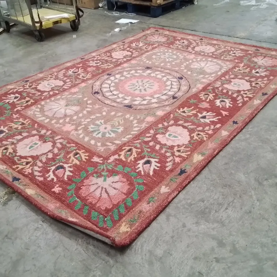 QUALITY DESIGNER AREA RUG - APPROXIMATELY 290X200CM