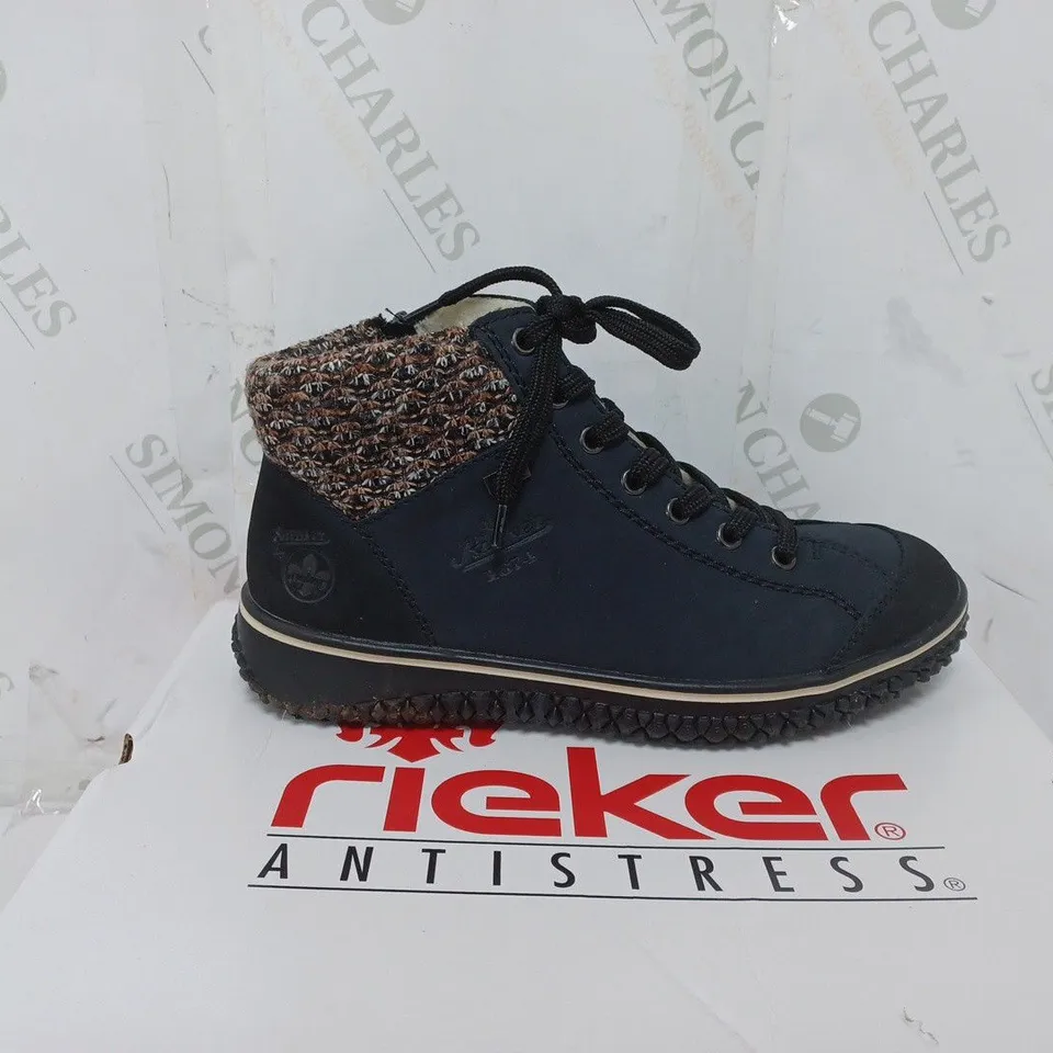 BOXED PAIR OF RIEKER LACE UP WATER RESISTANT BOOTS IN NAVY SIZE 5