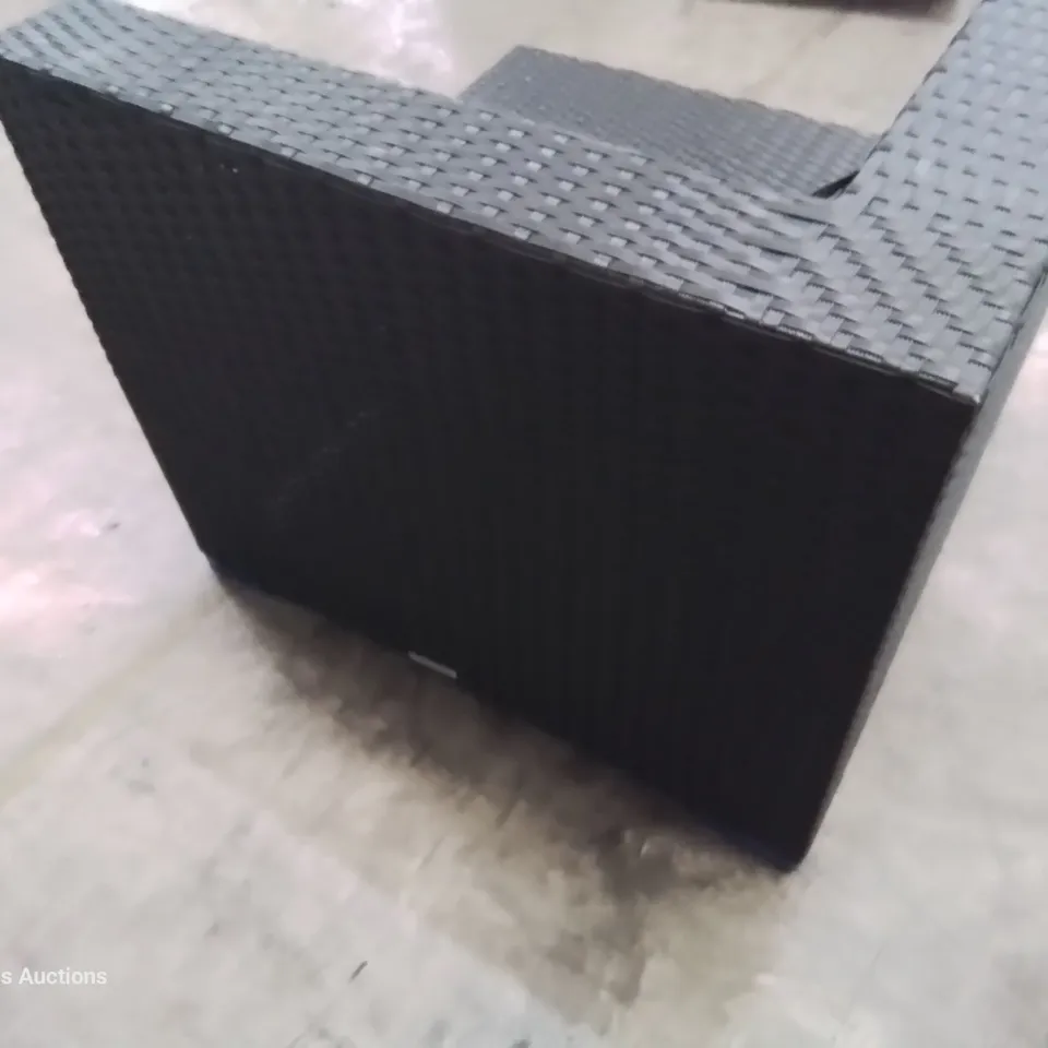 BLACK RATTAN CORNER SECTION