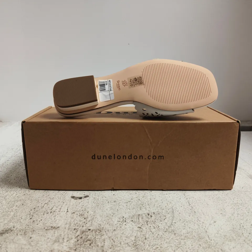 BOXED PAIR OF DUNE LONDON LASER CUT SLIDERS IN WHITE LEATHER SIZE 3