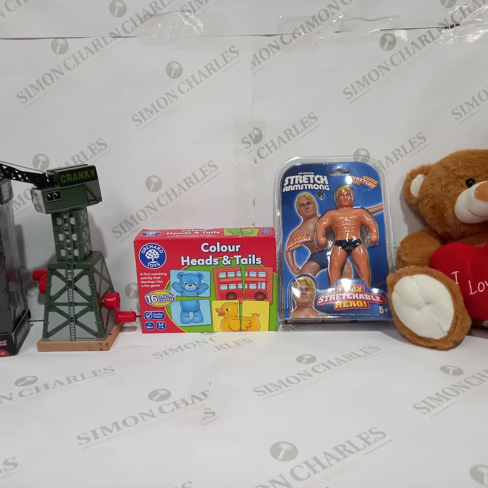 BOX OF APPROX 20 ASSORTED TOYS TO INCLUDE - COLOUR HEADS & TAILS - STRETCH ARMSTRONG - I LOVE YOU TEDDY BEAR ECT