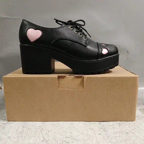 BOXED PAIR OF KOI TENNIN HEART SHOES IN BLACK W. PINK HEARTS SIZE UK 5