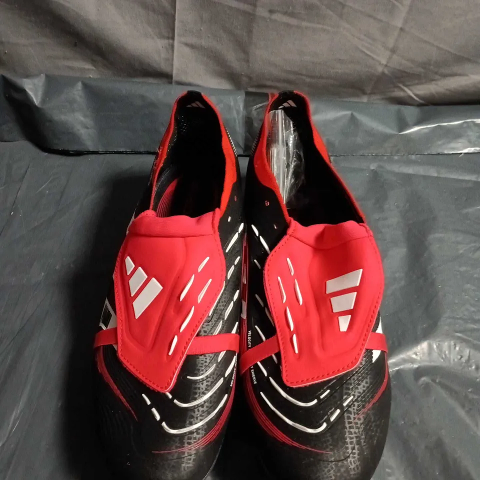 ADIDAS PREDATOR FOOTBALL BOOTS – UK SIZE 9
