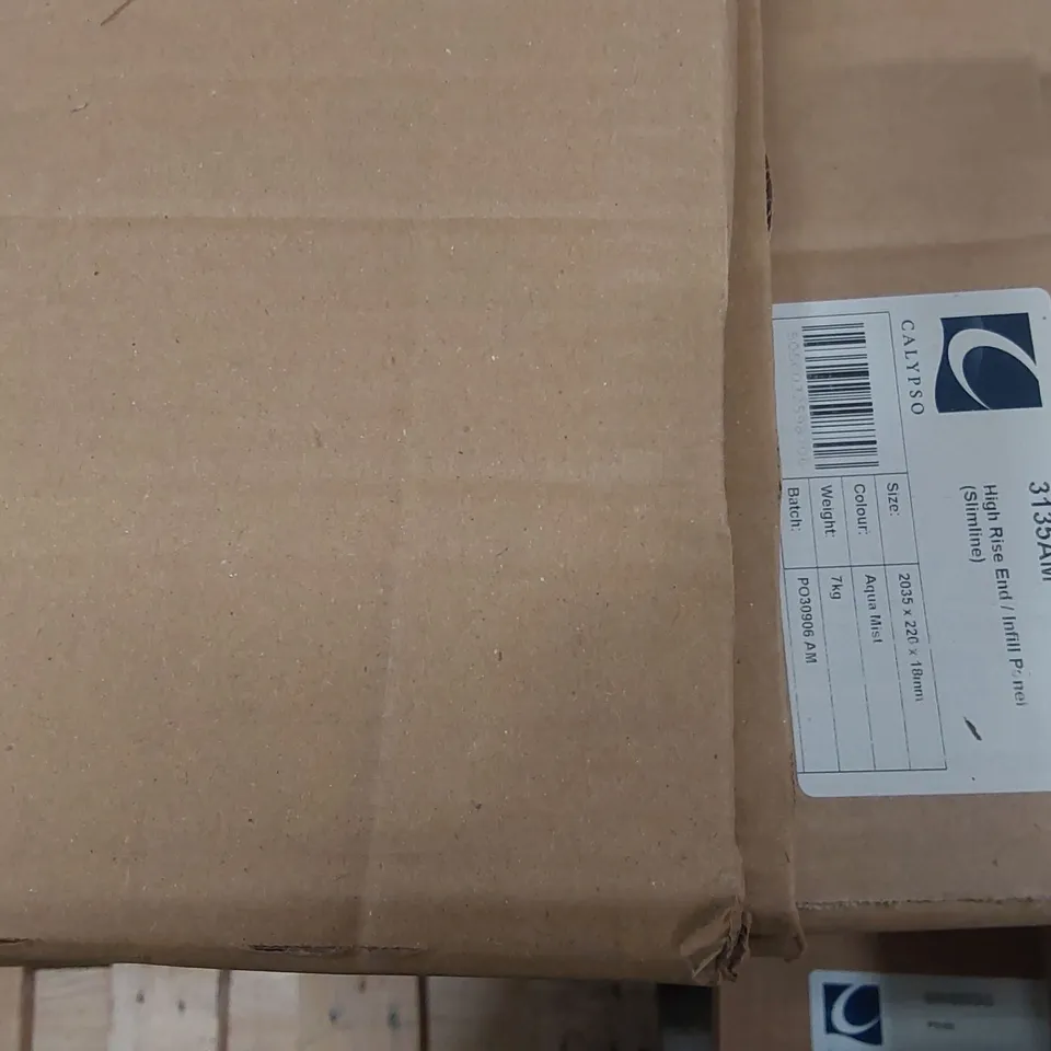 PALLET CONTAINING A LARGE QUANTITY OF ASSORTED BATHROOM PANELS INCLUDING: END/INFILL PANEL, PLINTHS ECT