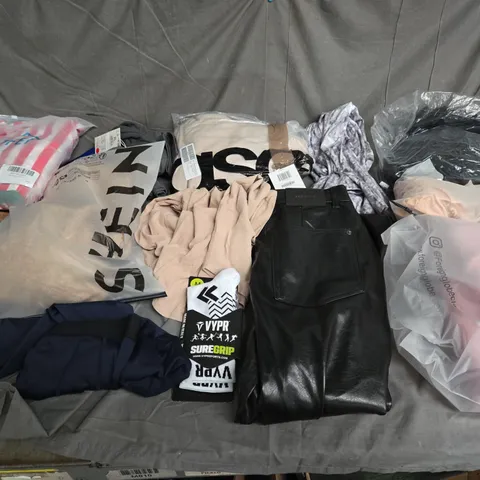 LARGE BOX OF ASSORTED CLOTHING ITEMS IN VARIOUS SIZES, STYLES AND COLOUR