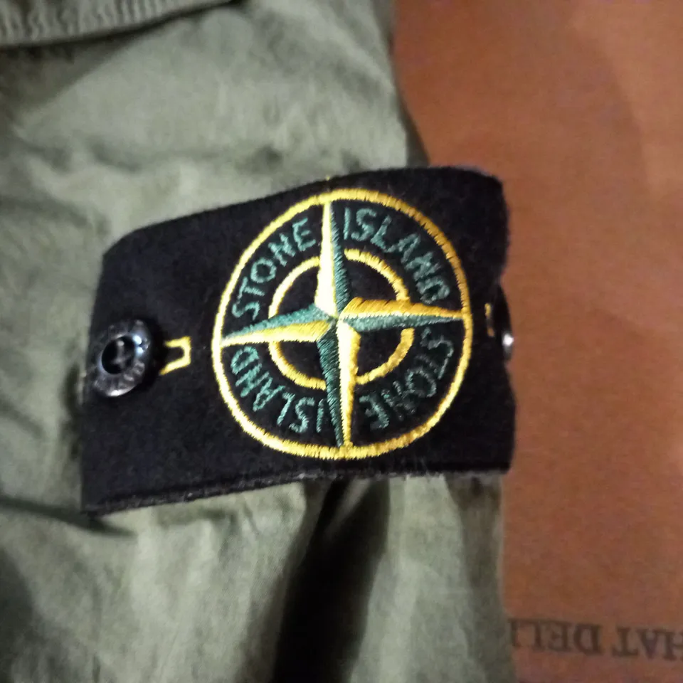 STONE ISLAND GREEN LIGHT WEIGHT PANTS - W32