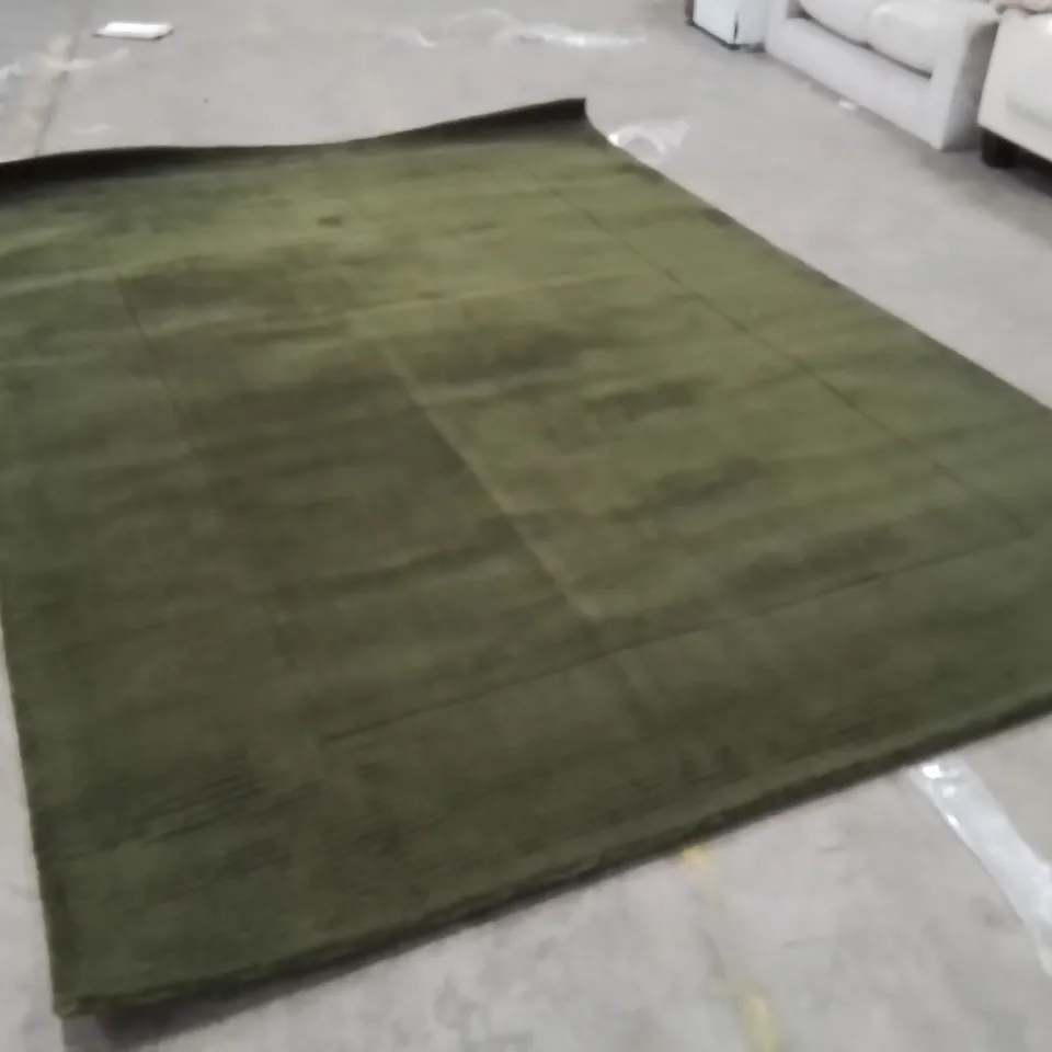 QUALITY DESIGNER AREA RUG APPROXIMATELY 290X200CM